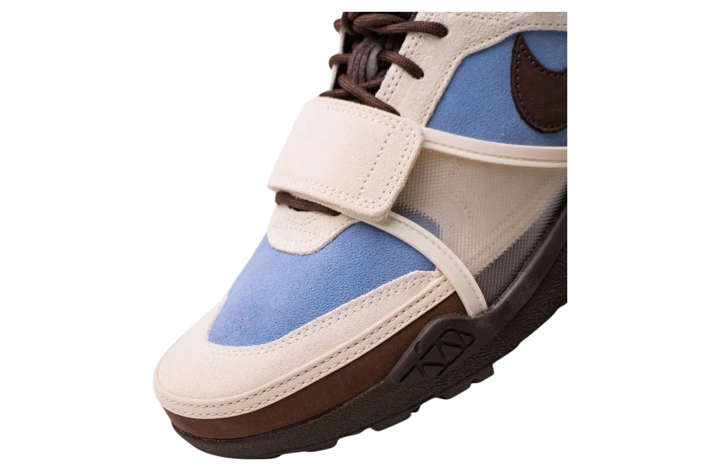 travis scott x nike zoom field jaxx leche blue 5