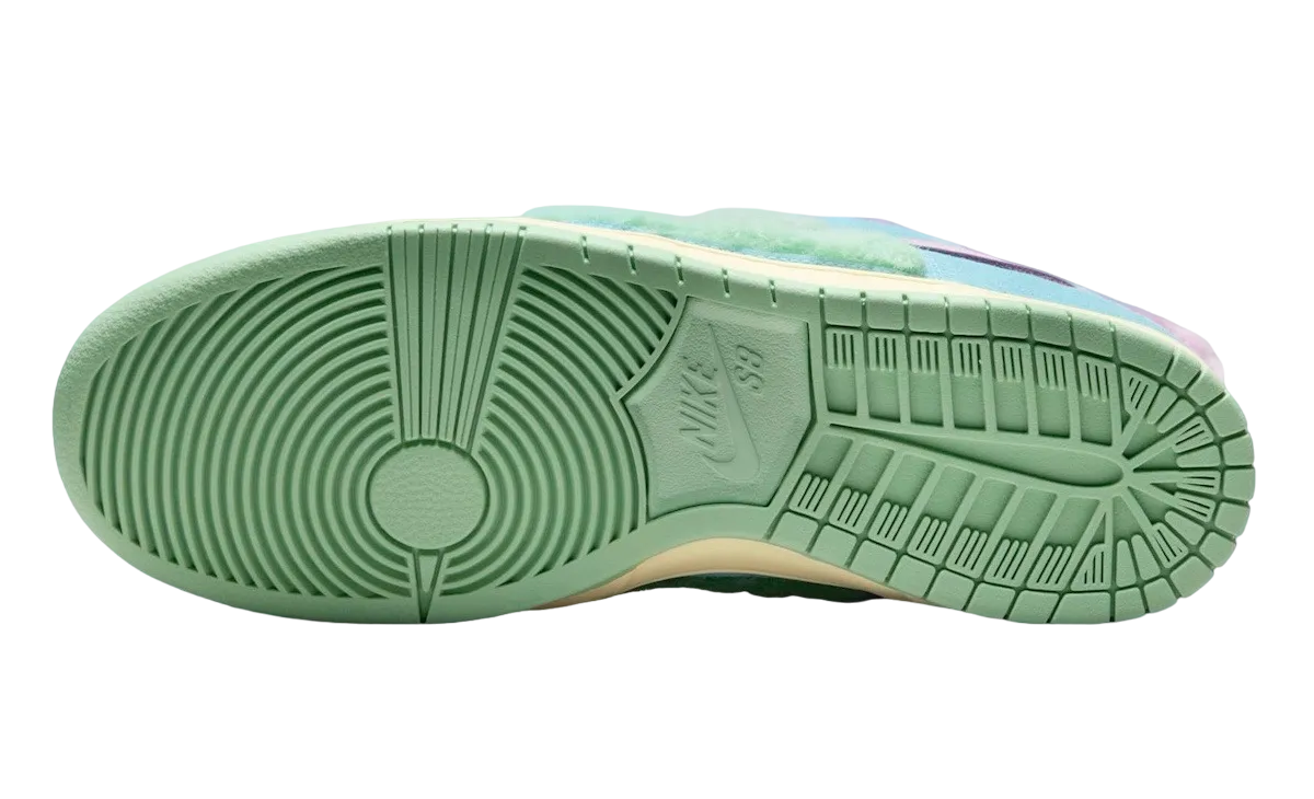 verdy x nike sb dunk low visty 4